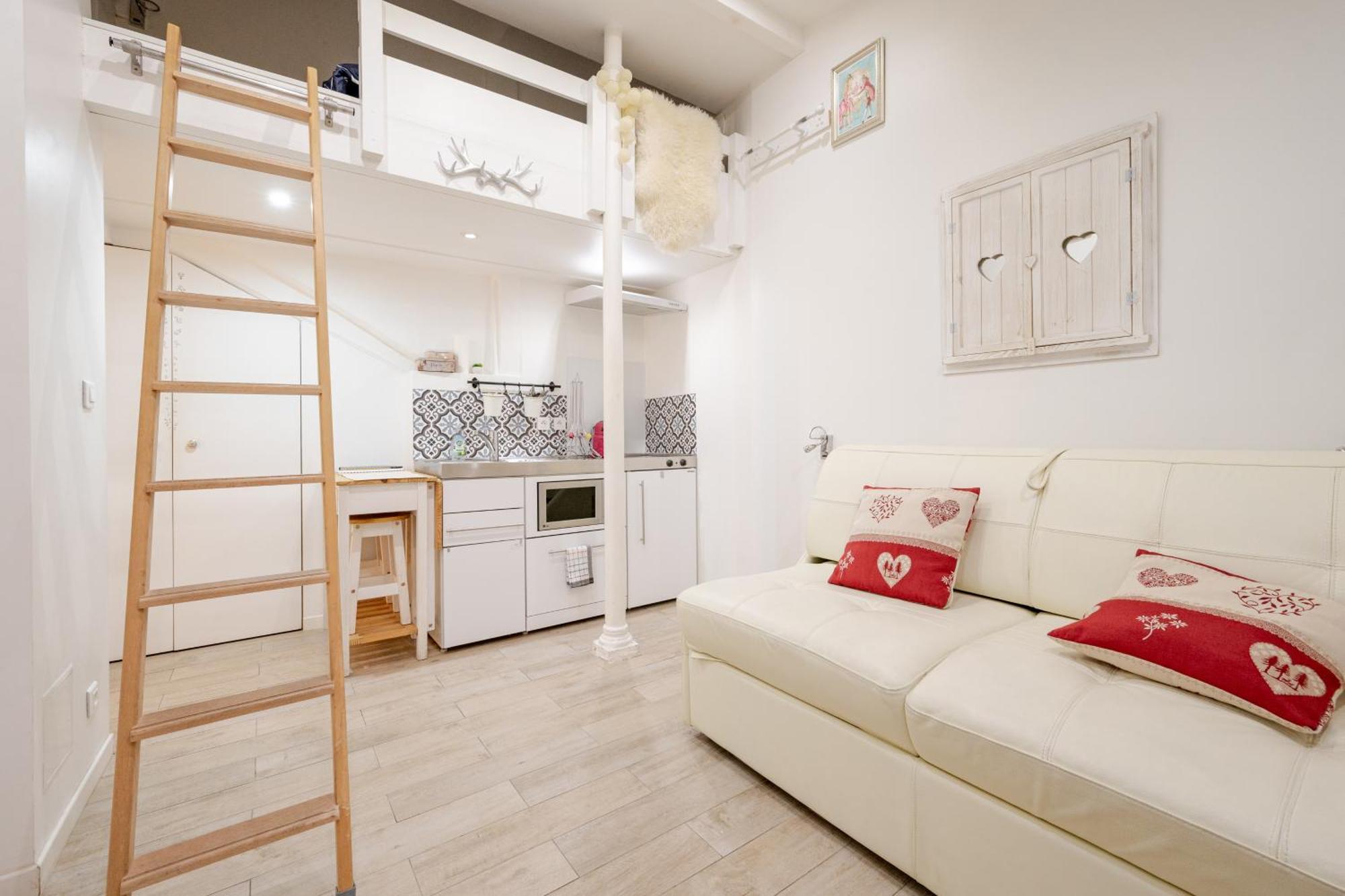 Superb Tiny House In Heart Of 1st! Appartement